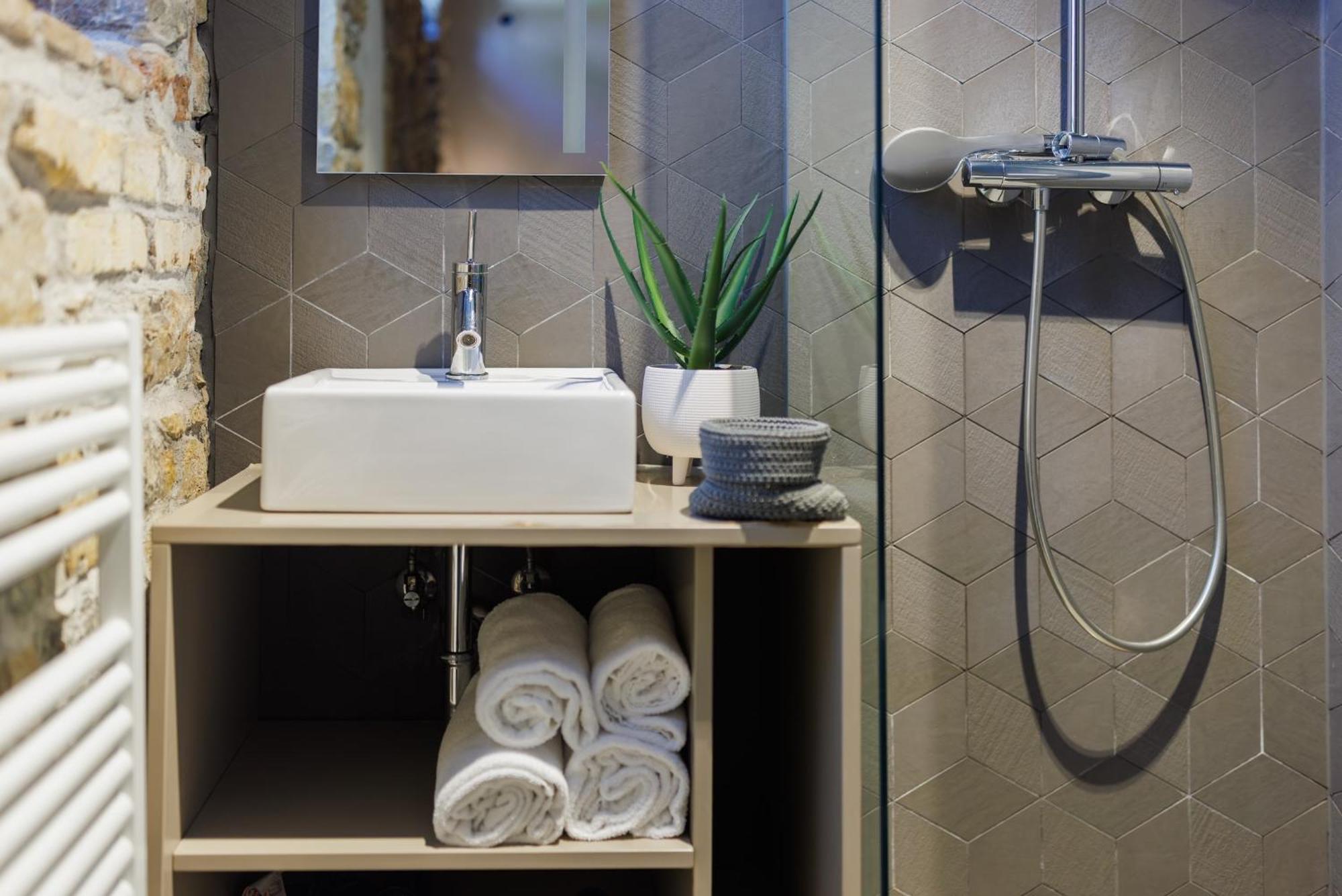 Vila Robida Rooms & Spa Črni Kal Εξωτερικό φωτογραφία