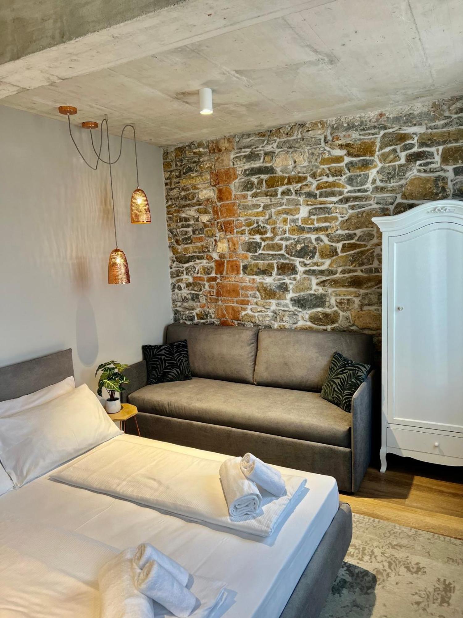 Vila Robida Rooms & Spa Črni Kal Εξωτερικό φωτογραφία